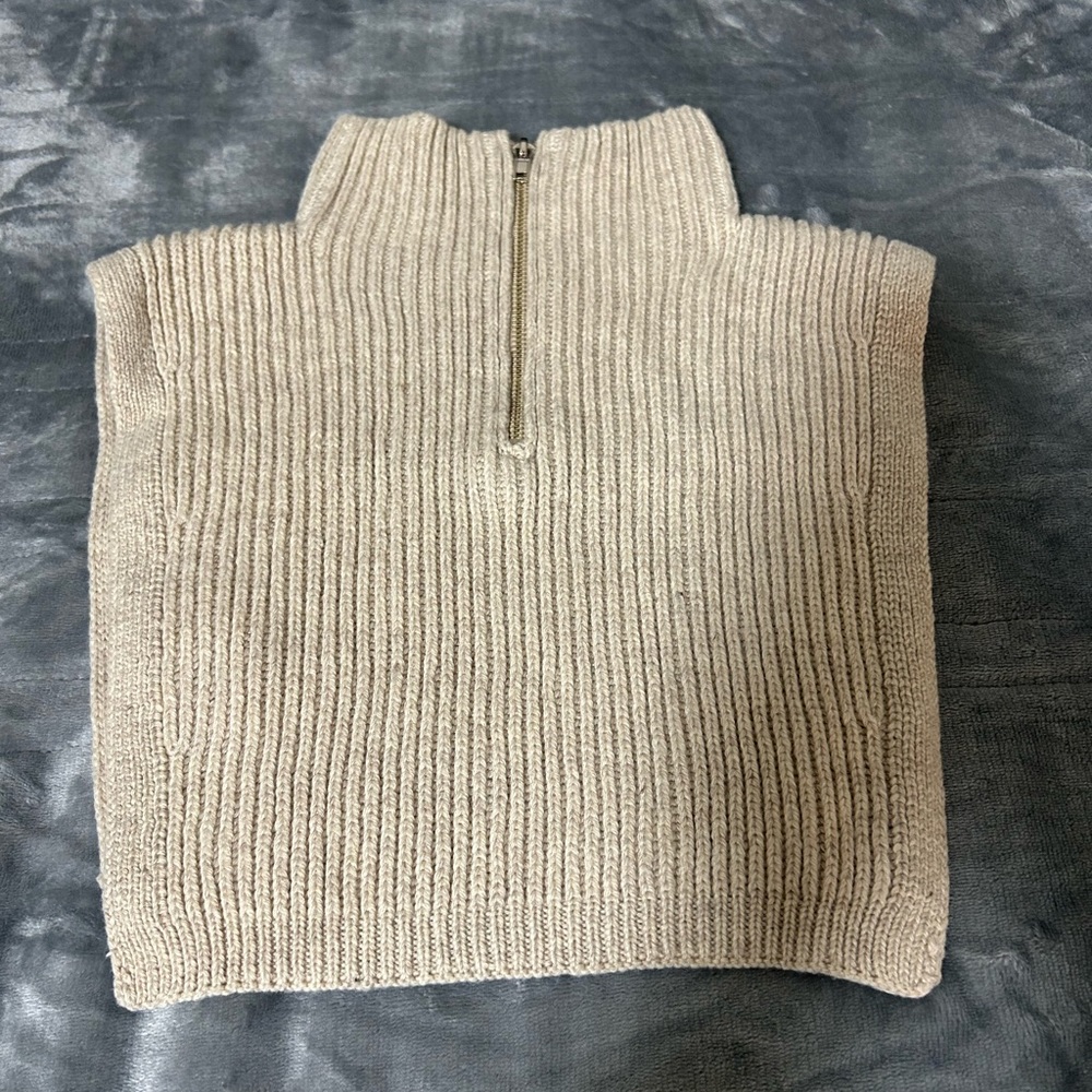 Knit collar with zipper